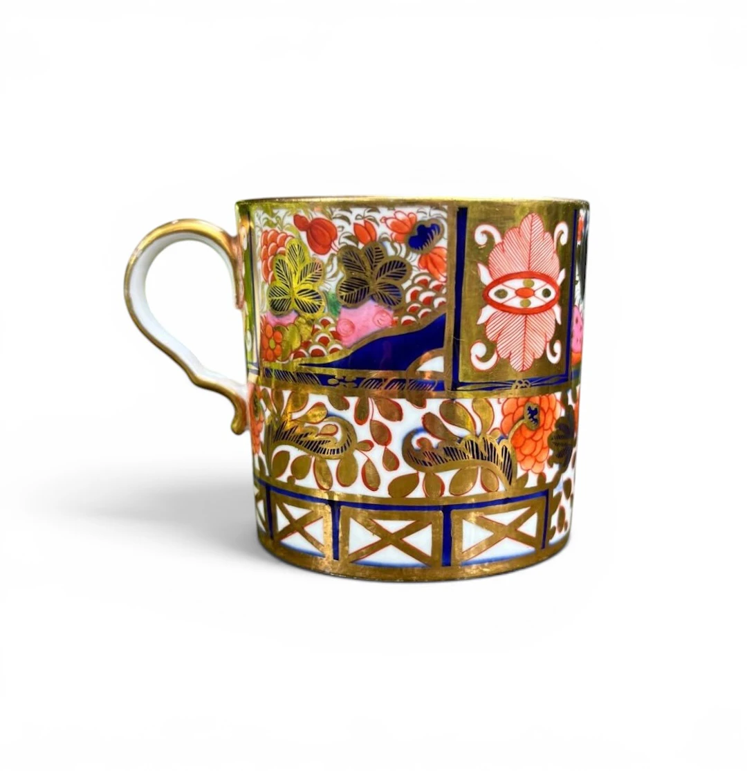 Spode porcelain Imari coffee can, pattern 963, c. 1800.