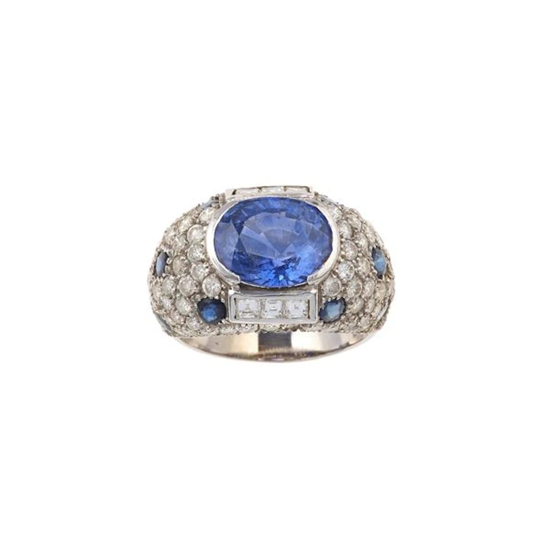 Heated sapphire, diamond and gold ring