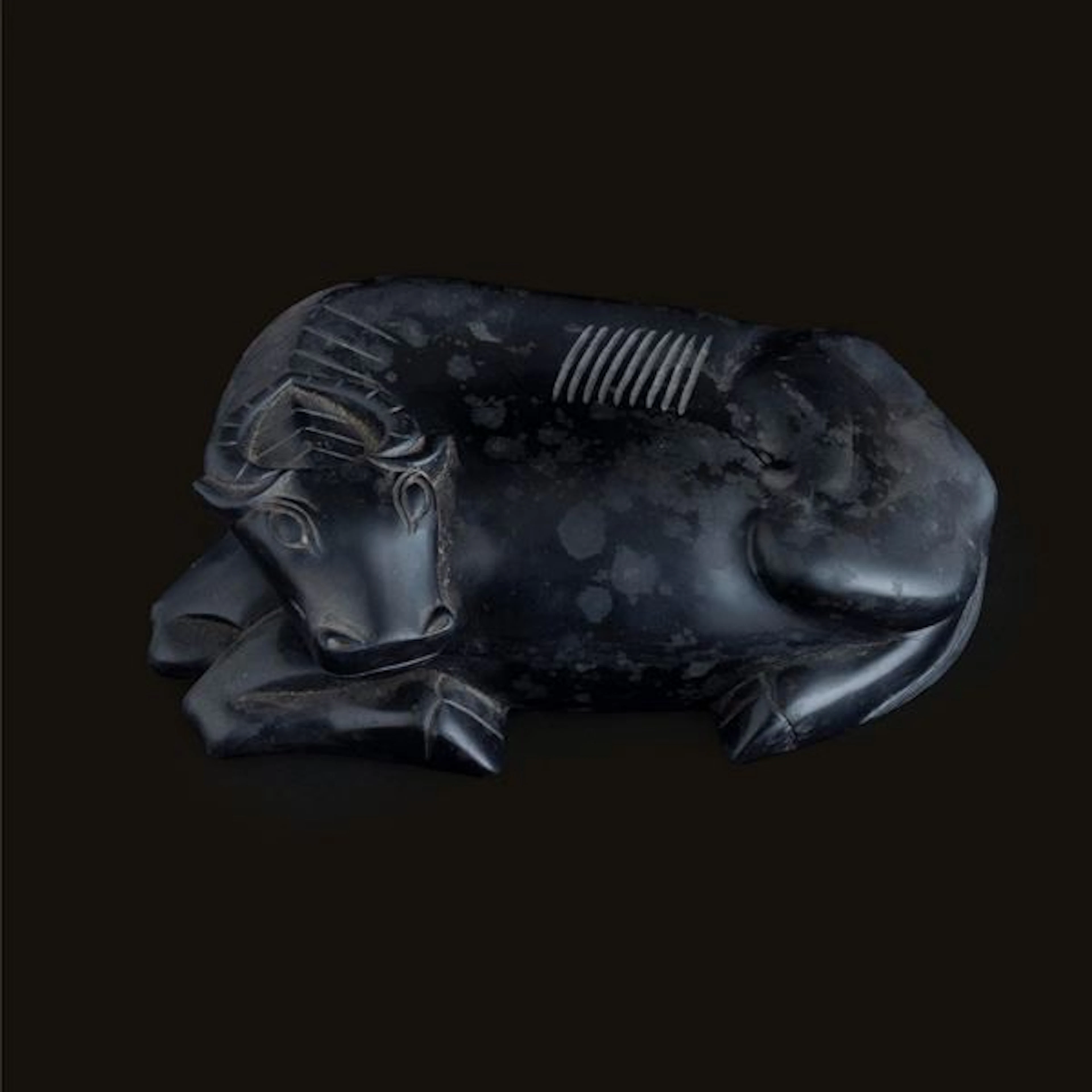 Scatola raffigurante bue in ceramica nera, Cina, Dinastia Qing, XIX secolo