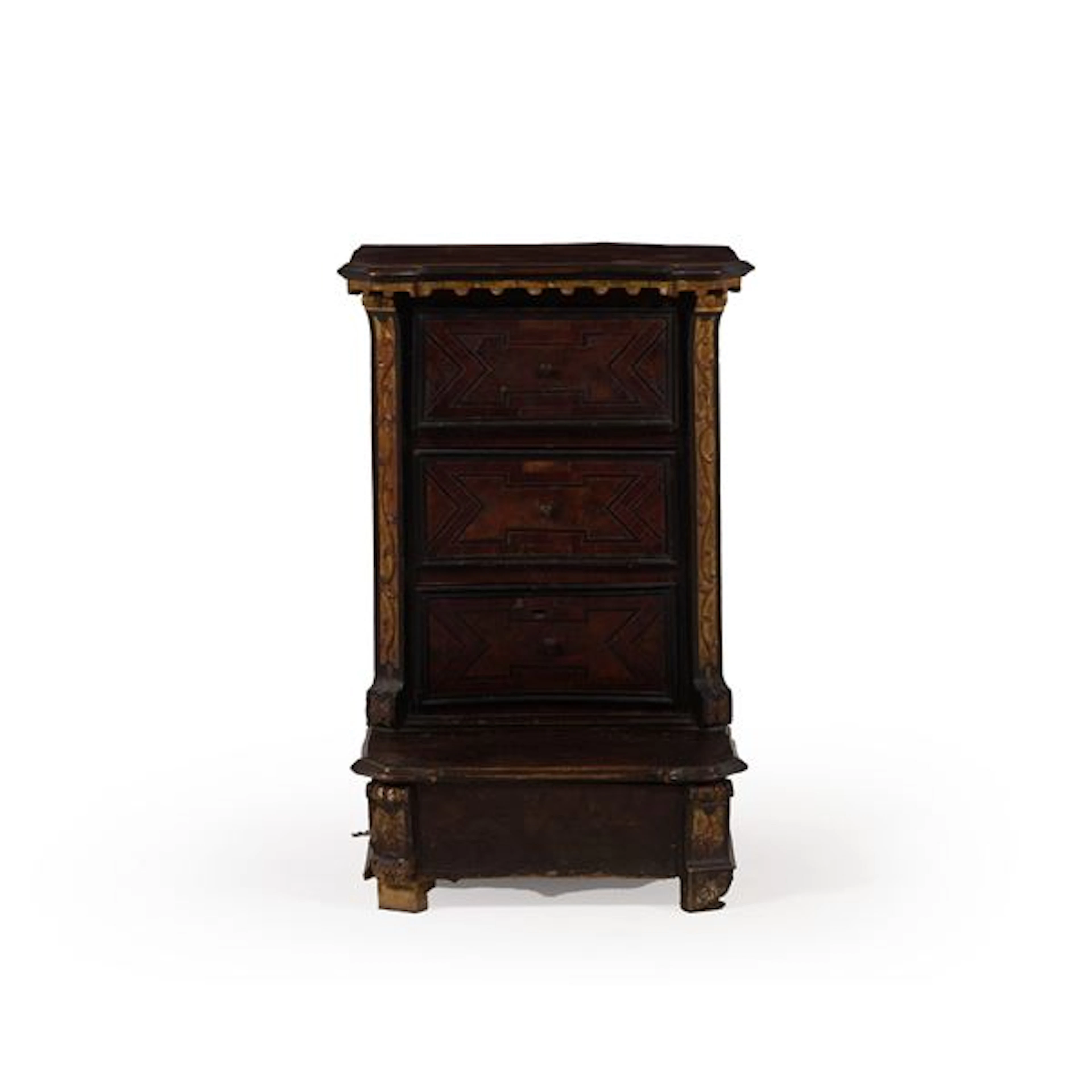 Inginocchiatoio in legno intagliato con profili dorati. XVIII secolo