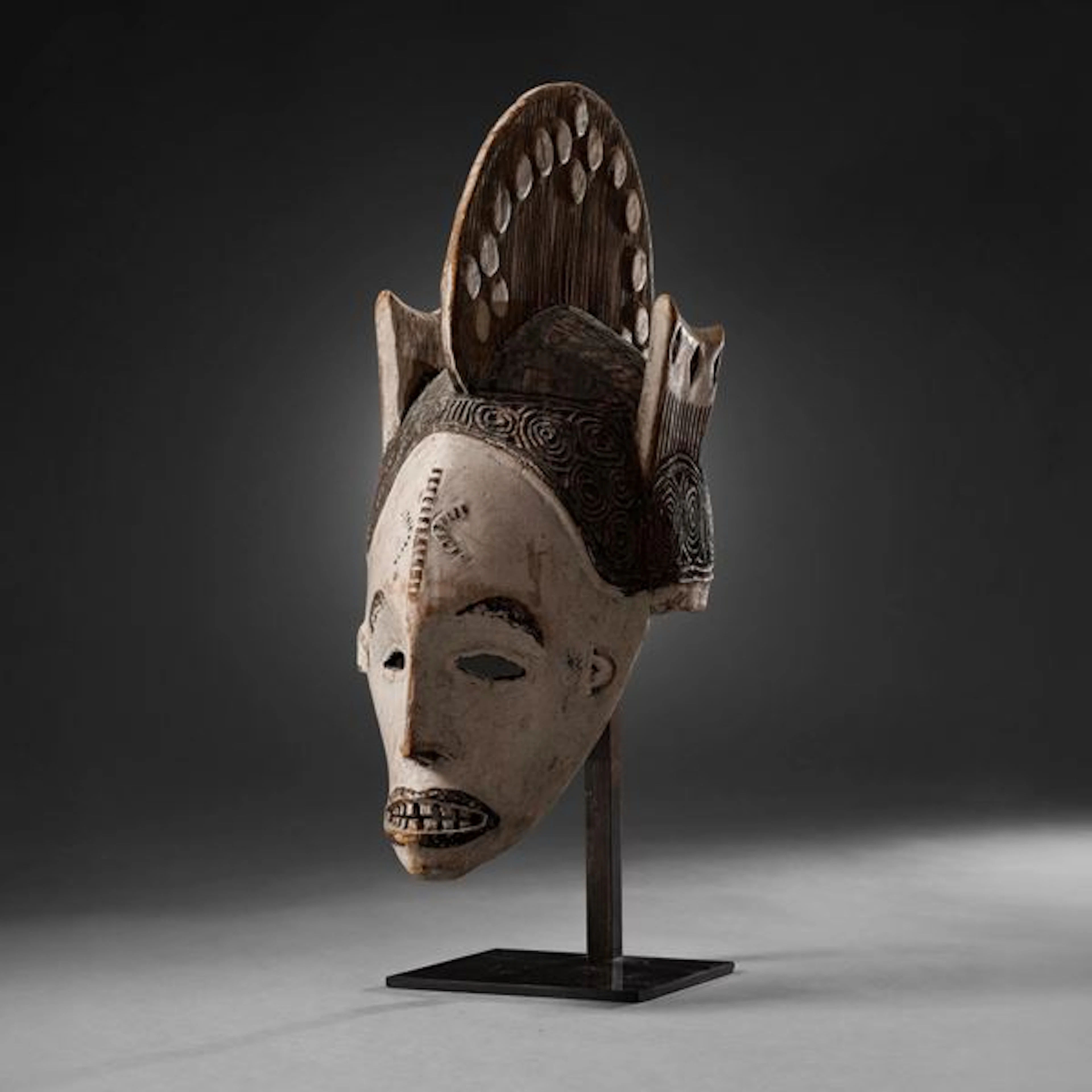 Igbo, Nigeria Agbogho mmuo mask
