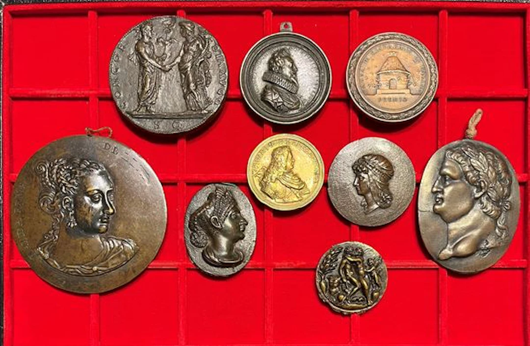 VARIE. Lotto di nove medaglie.