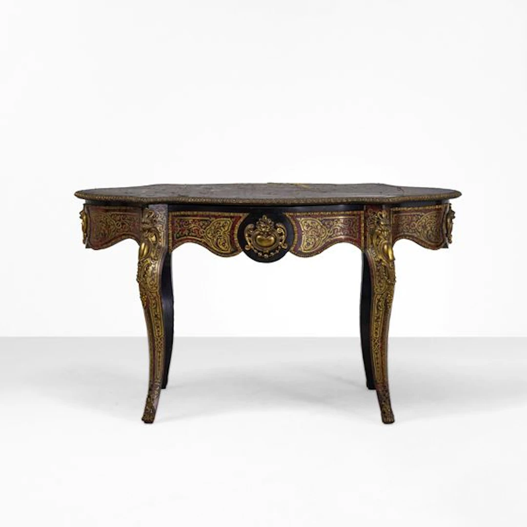Tavolo a biscotto stile Boulle. Francia, XIX-XX secolo