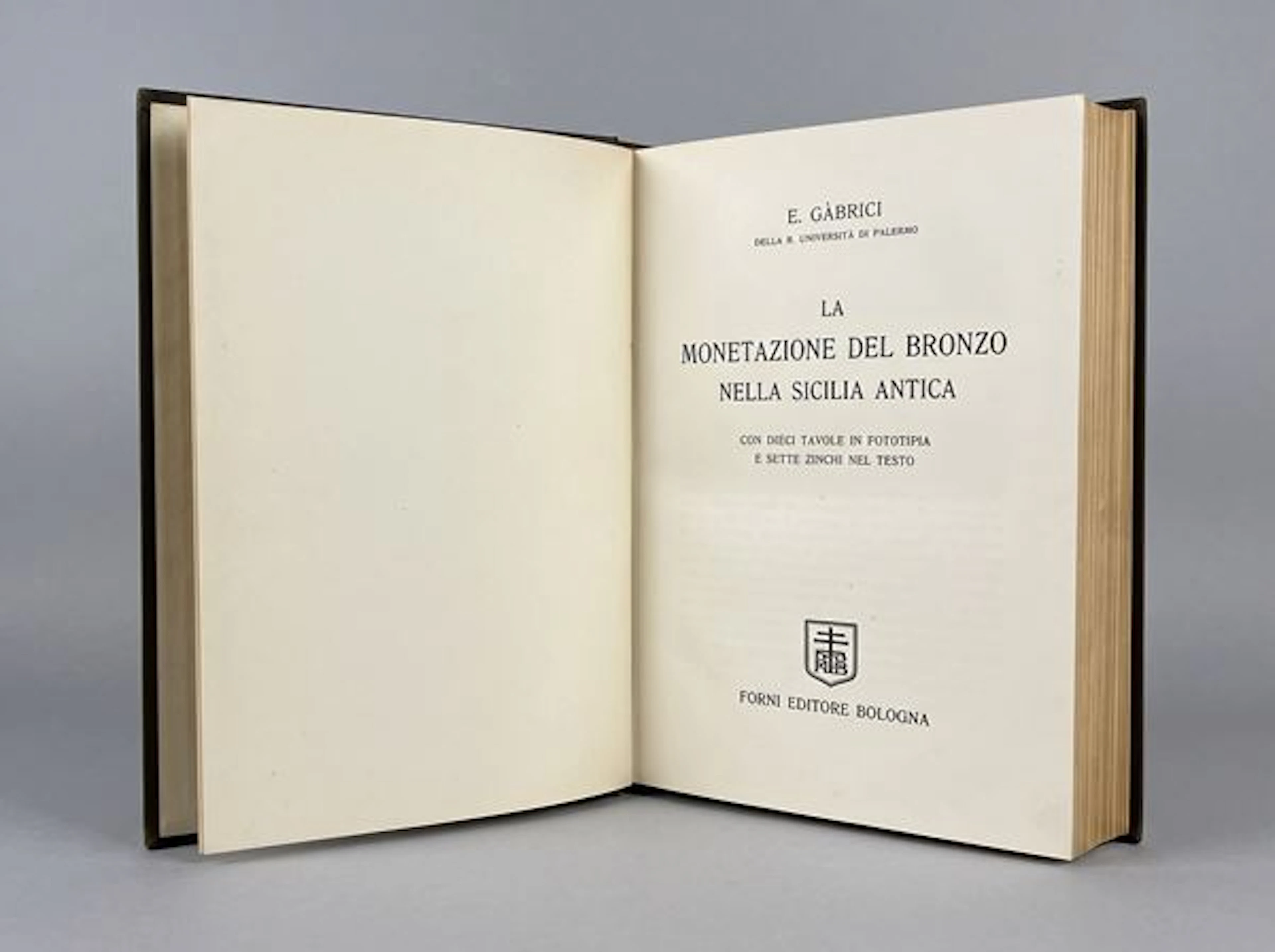 GABRICI E. La monetazione del bronzo nella Sicilia antica.