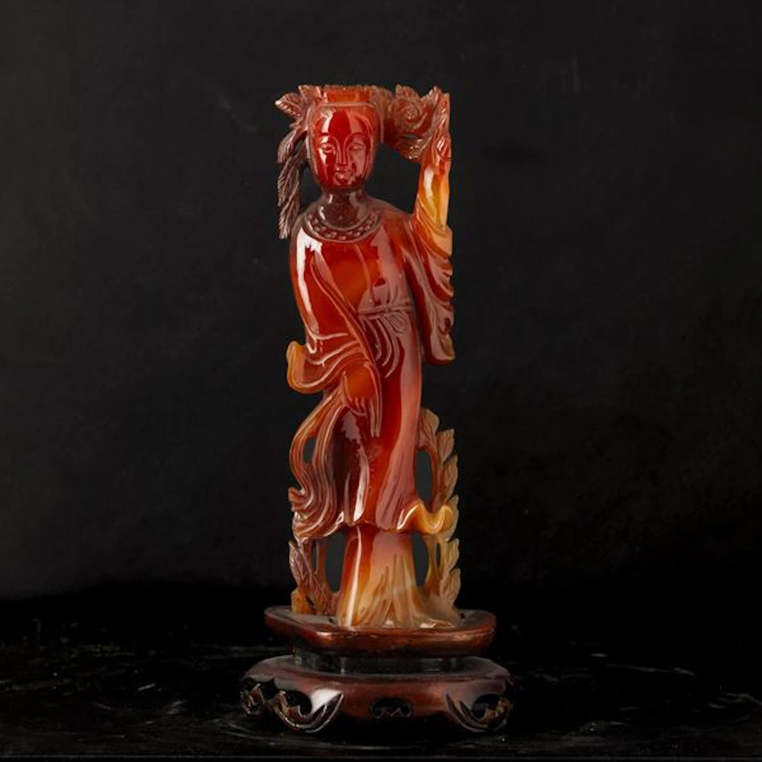 Figura di Guanyn in occhio di tigre, Cina, Repubblica