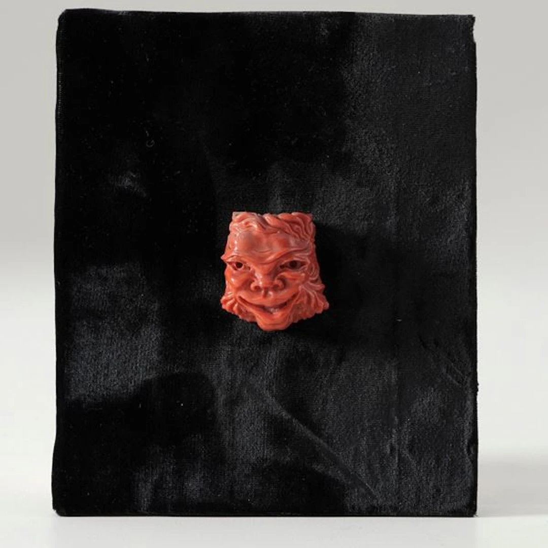 Small coral mask