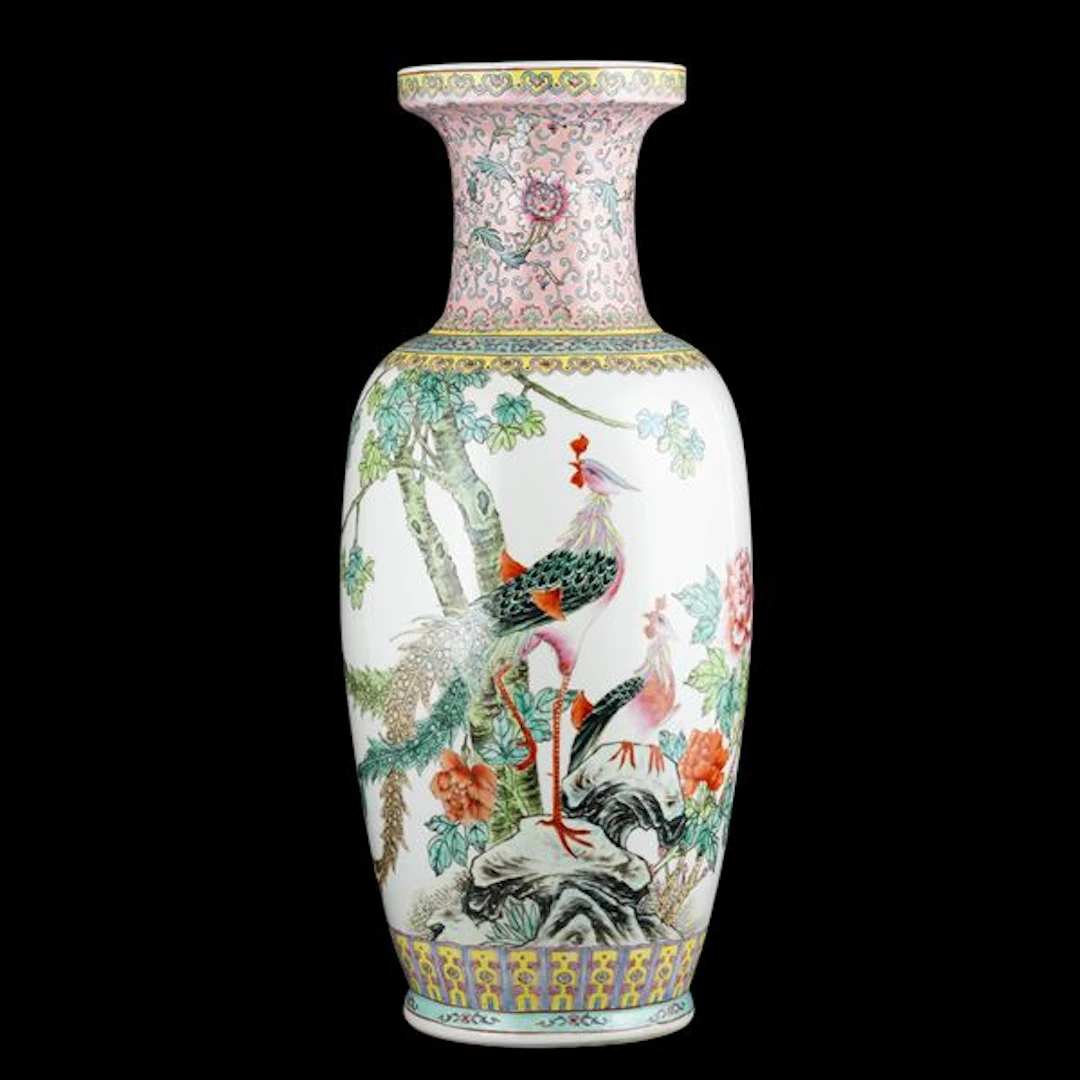 Vaso in porcellana Famiglia Rosa raffigurante fenice con decori a