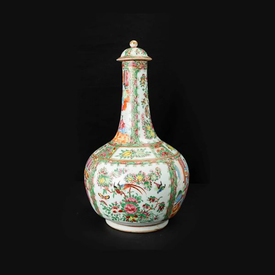 Vaso con coperchio in porcellana, Cina, Canton, XX secolo
