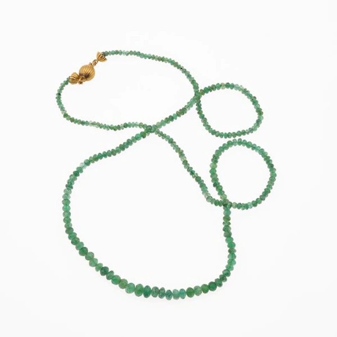 Emerald and gold necklace