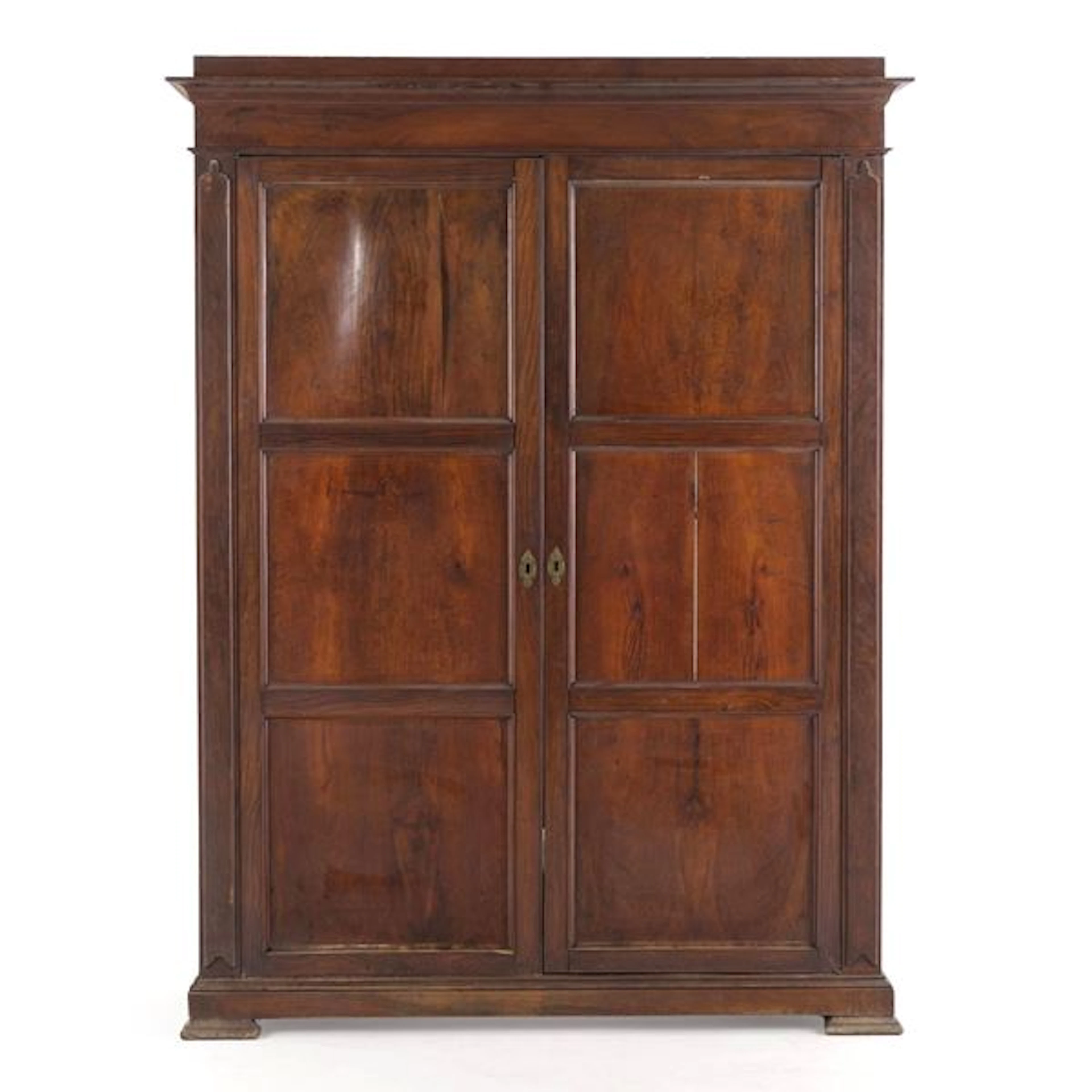 Armadio a due ante pannellate. XIX-XX secolo (difetti, privo di schiena)