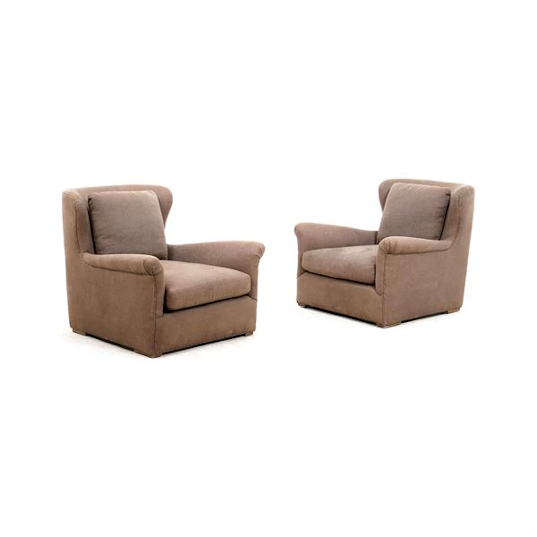 Coppia di poltrone imbottite. XX secolo