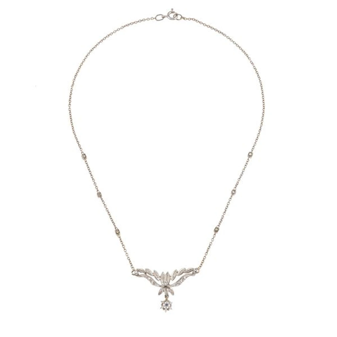 Diamond and gold pendant necklace