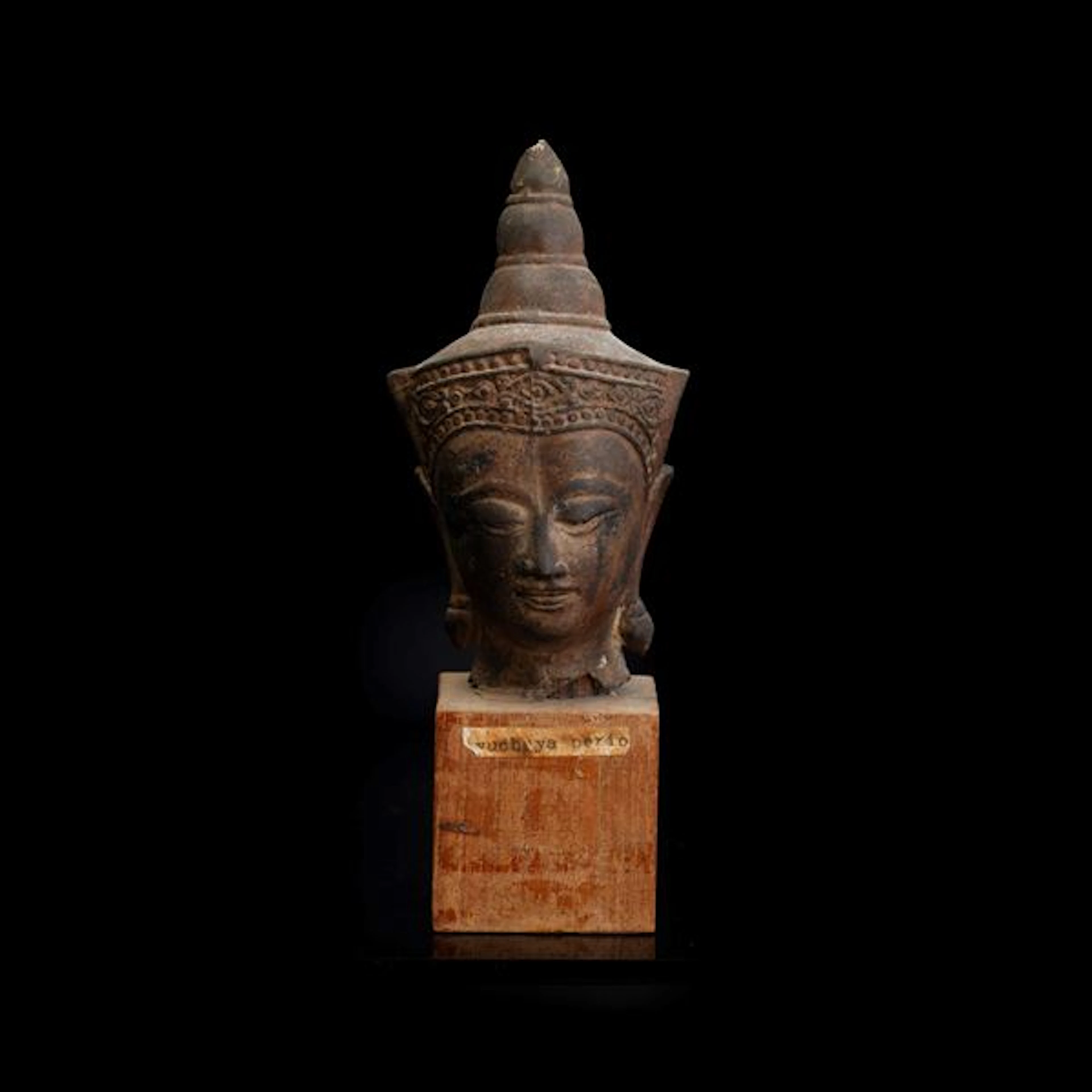 Testa di Buddha scolpita in bronzo, India, XIX secolo