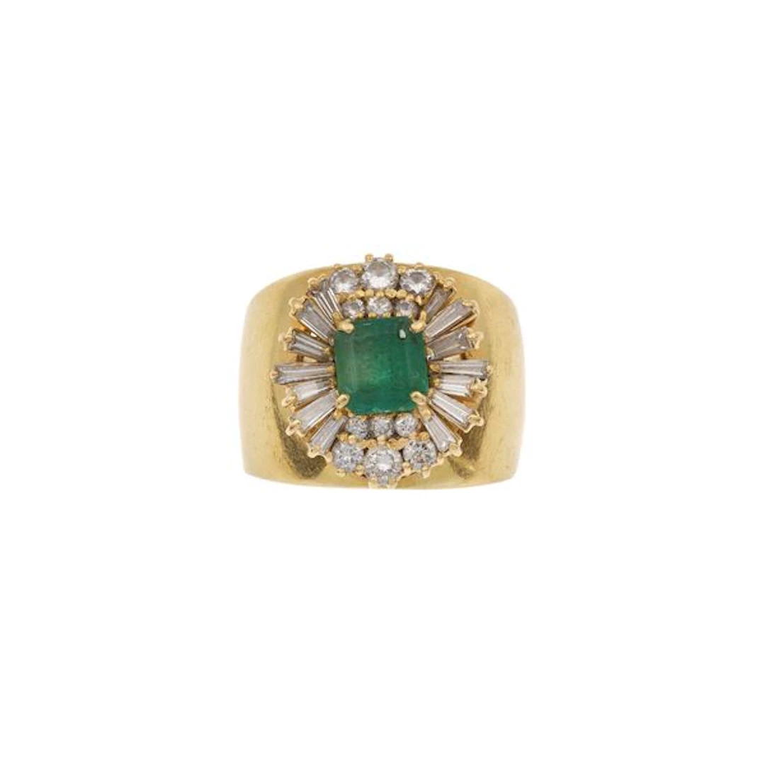 Emerald, diamond and gold ring