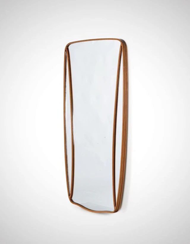 Specchiera con cornice in legno sagomato