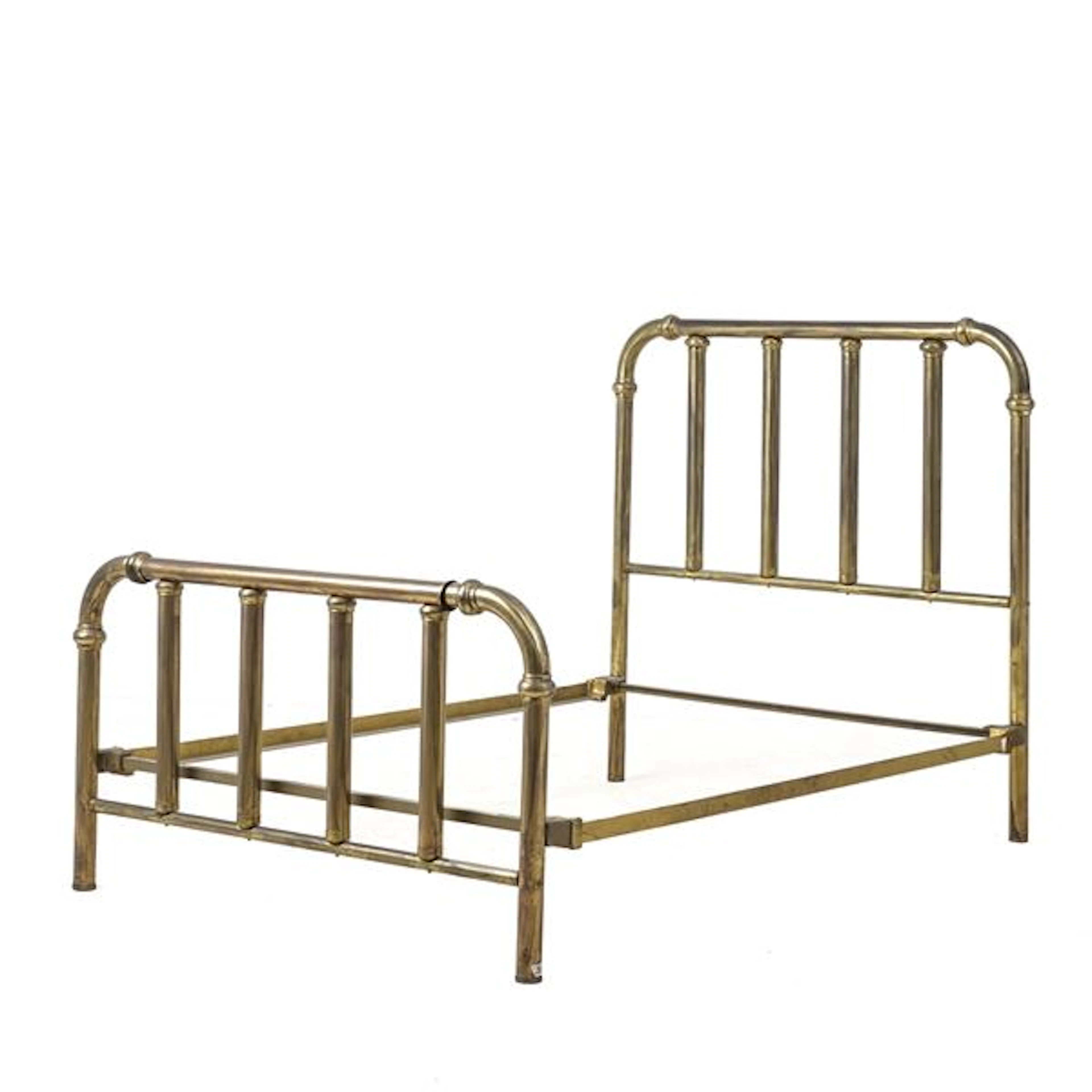 Letto in ottone dorato