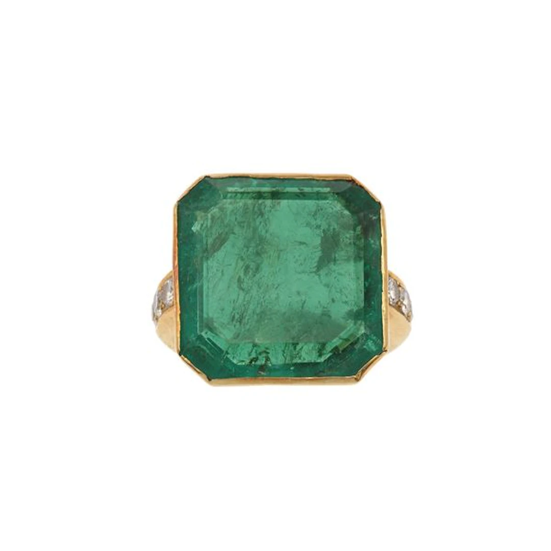 Emerald, diamond and gold ring