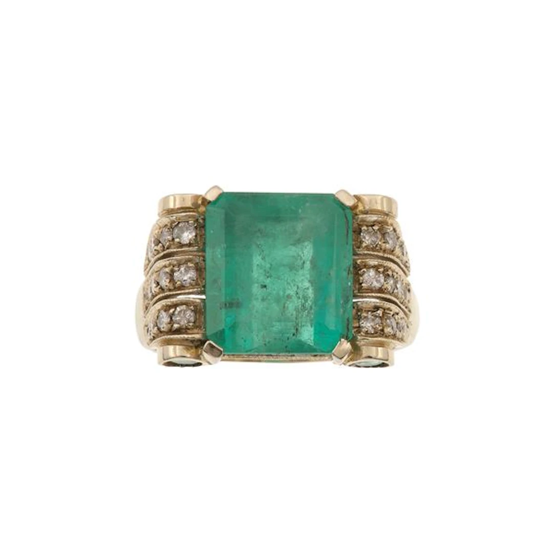 Emerald, diamond and gold ring