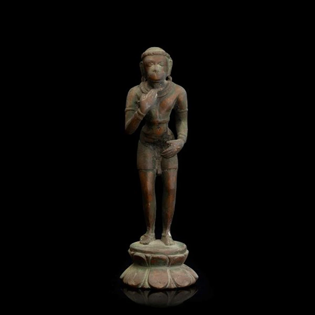 Figura di Hanuman stante in bronzo, India, XIX secolo