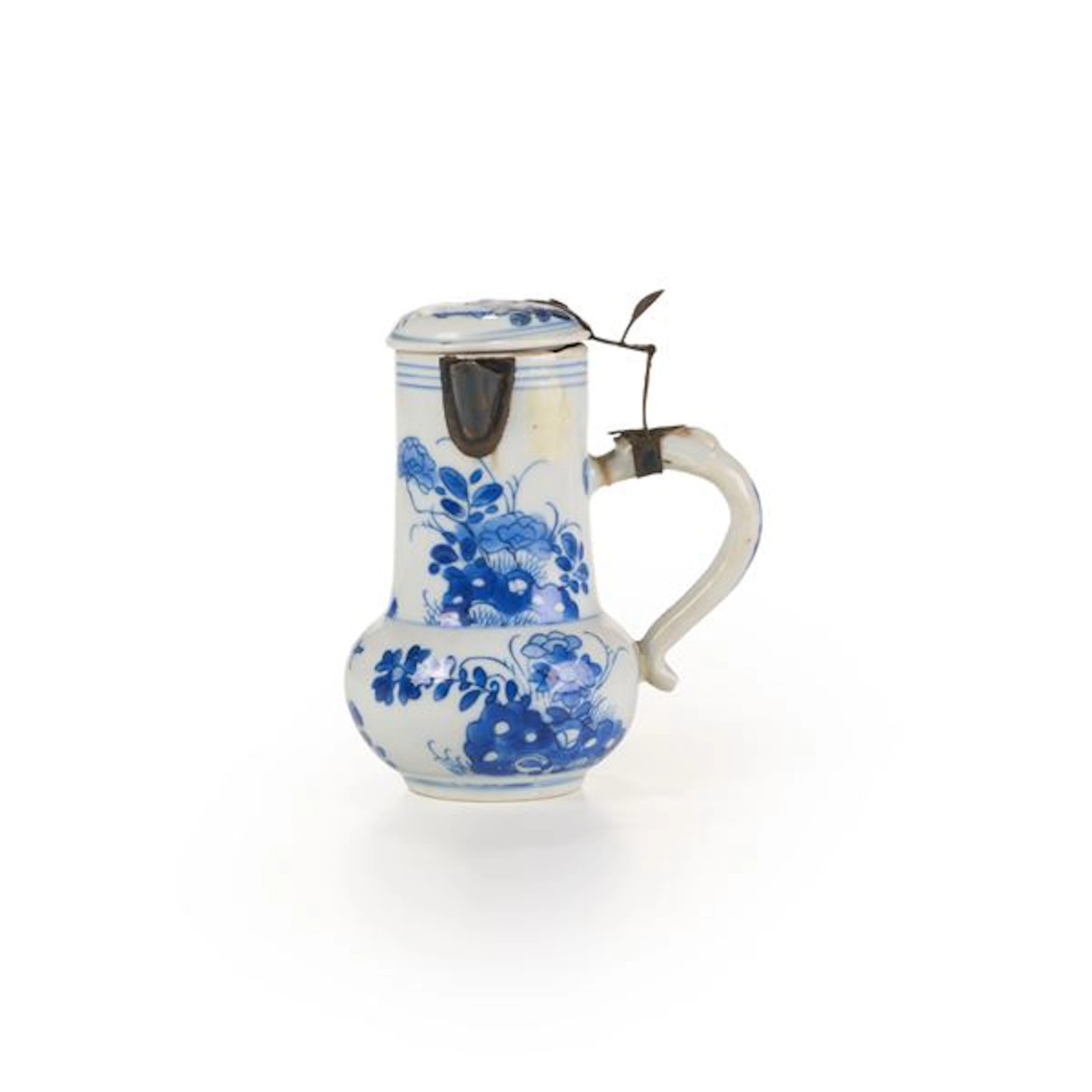 Caffettiera in porcellana bianca e blu con montature in argento, Cina