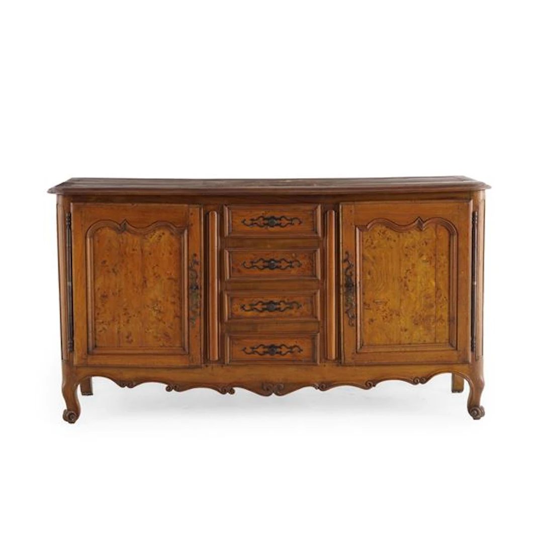 Credenza in legno intagliato