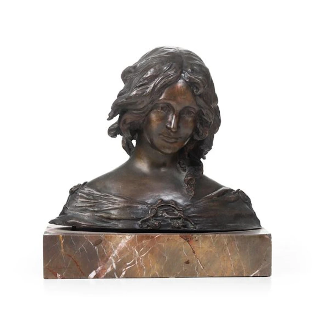 Andrea Valli (Carrara 1870-1948) Busto femminile