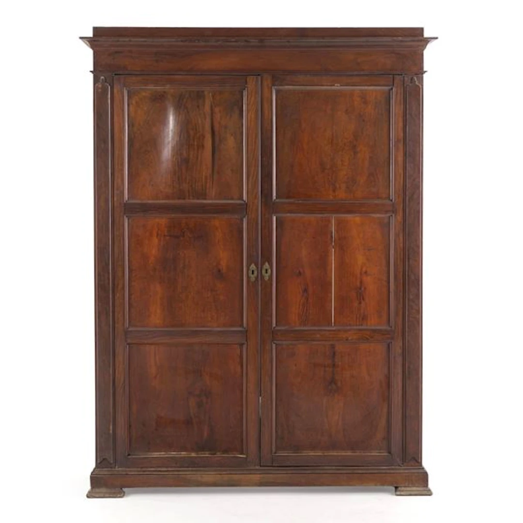 Armadio a due ante pannellate. XIX-XX secolo (difetti, privo di schiena)