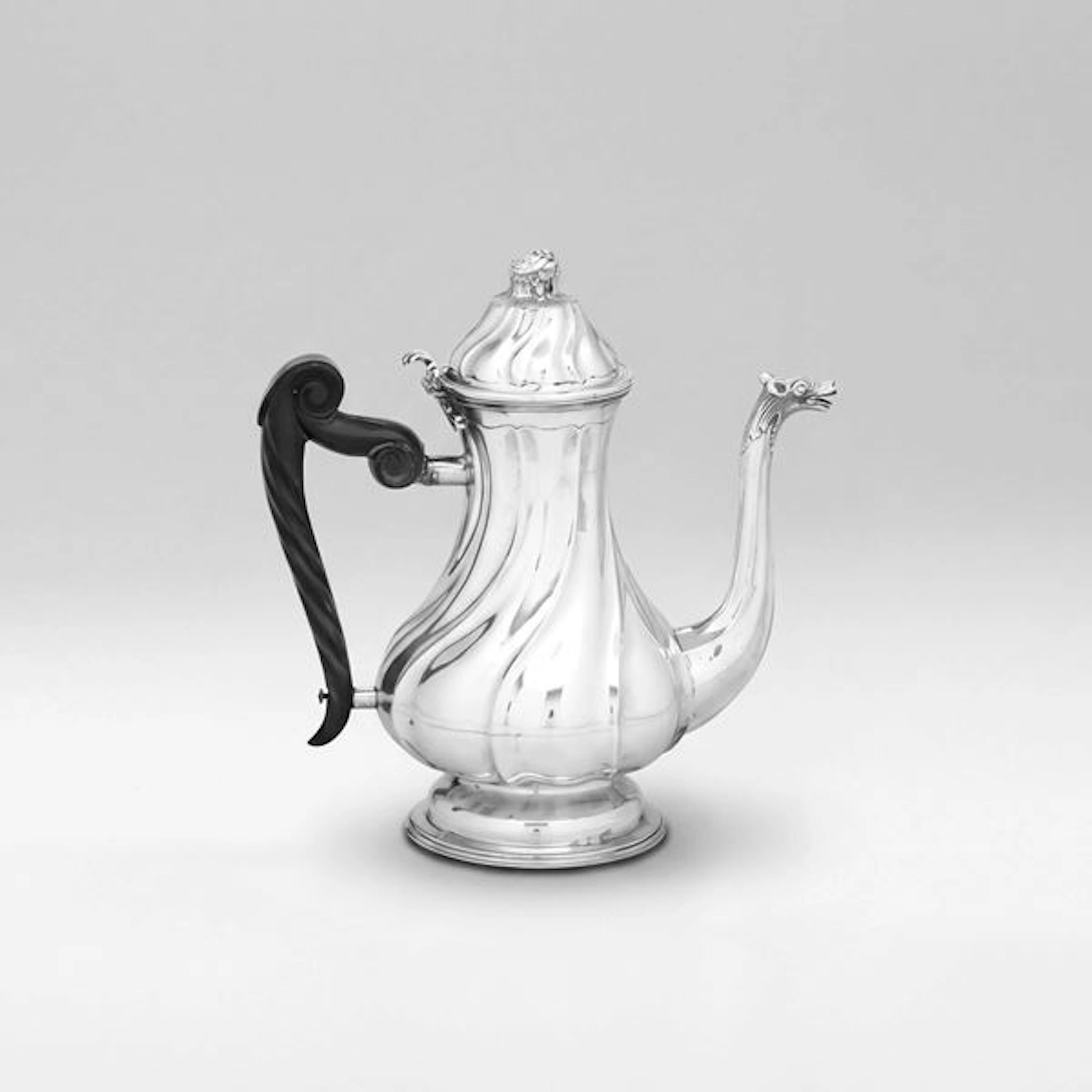 Caffettiera. Argenteria artistica italiana del XX secolo su modello