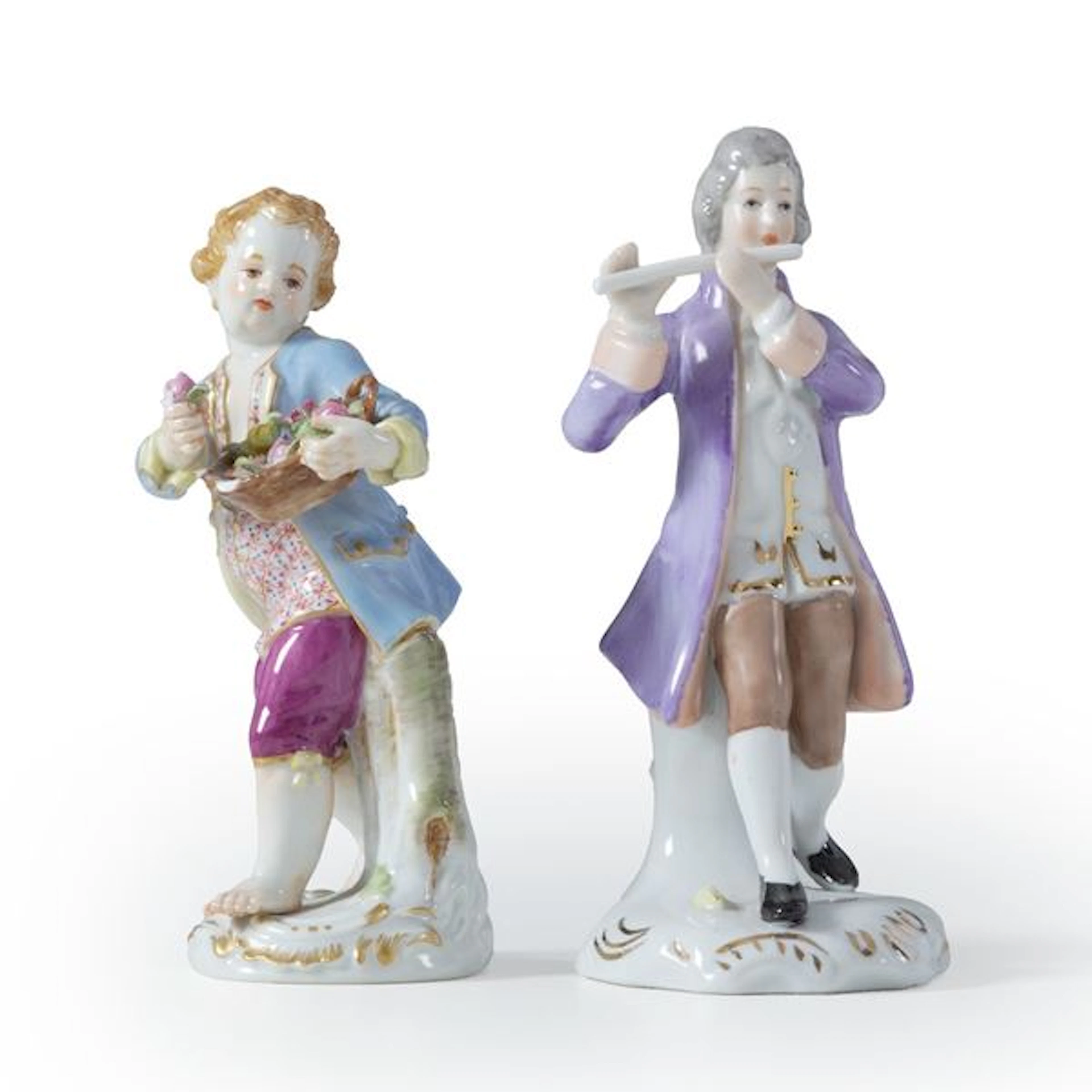 Due figurine in porcellana di diversa manifattura