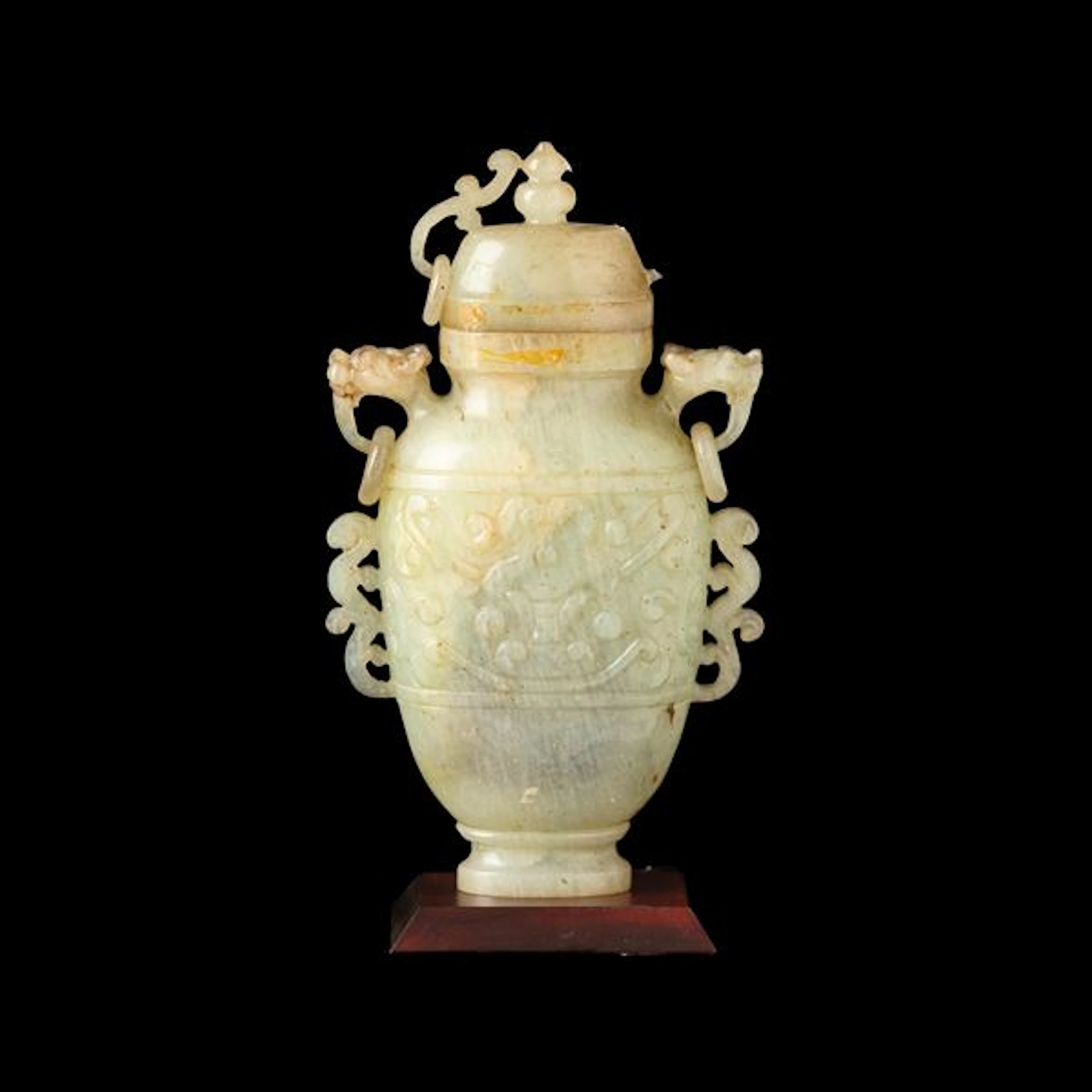 Vaso con coperchio in giada in stile arcaico con decori vegetali e