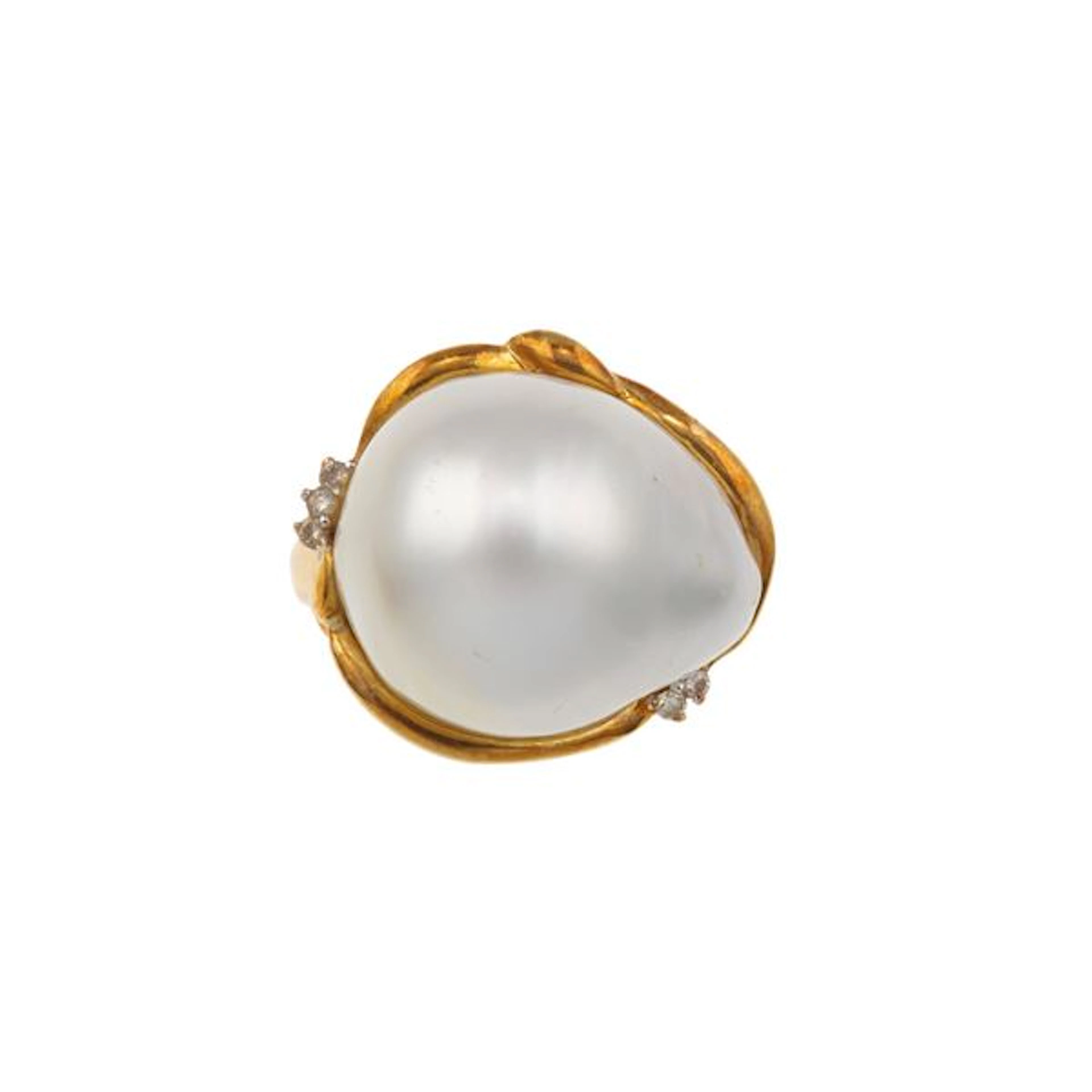 Australian pearl, diamond and gold ring