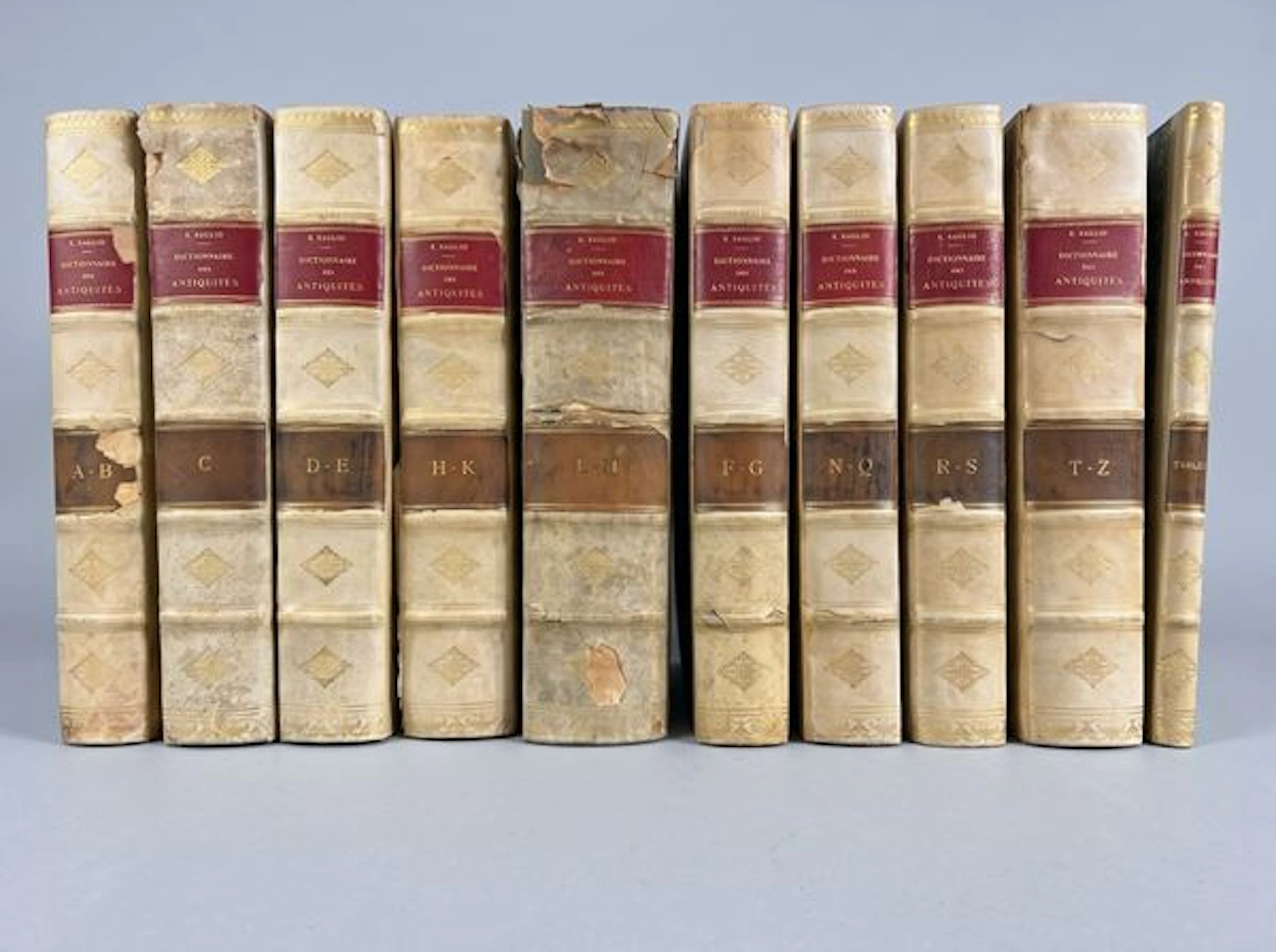 DAREMBERG C., SAGLIO E. Dictionnaire des AntiquitÃ©s grecques et romaines.