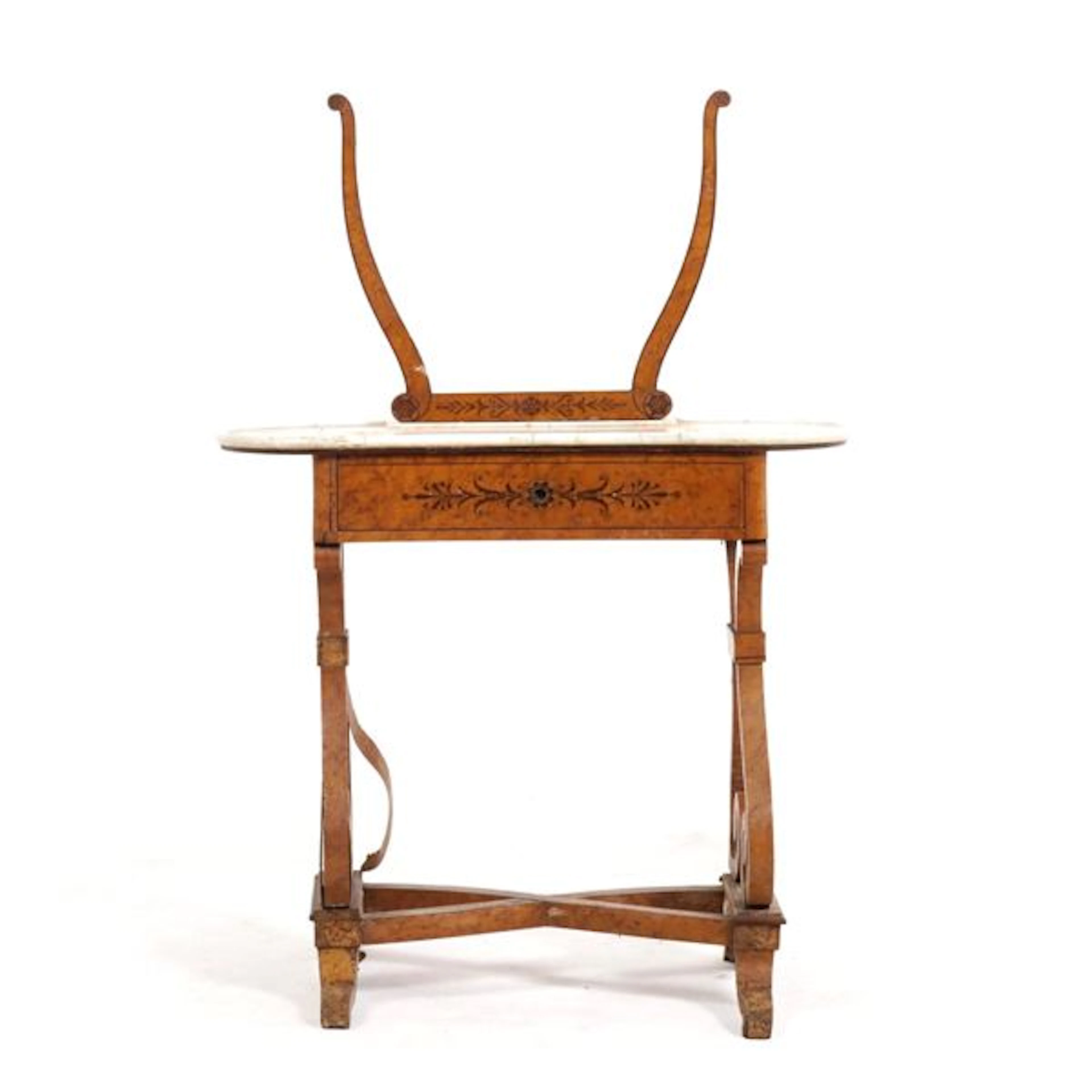 Toilette in legno lastronato e intarsiato