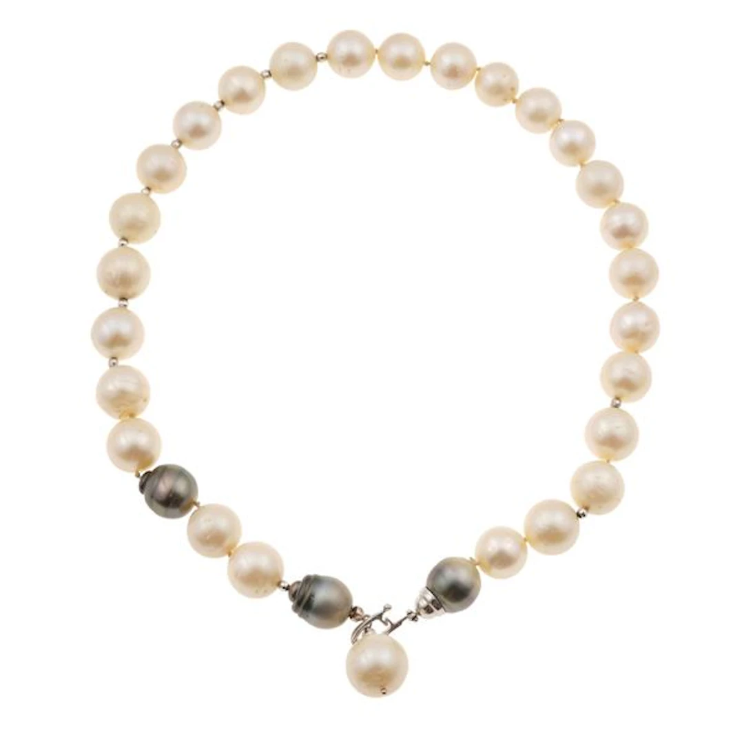 Freshwater pearl and silver necklace