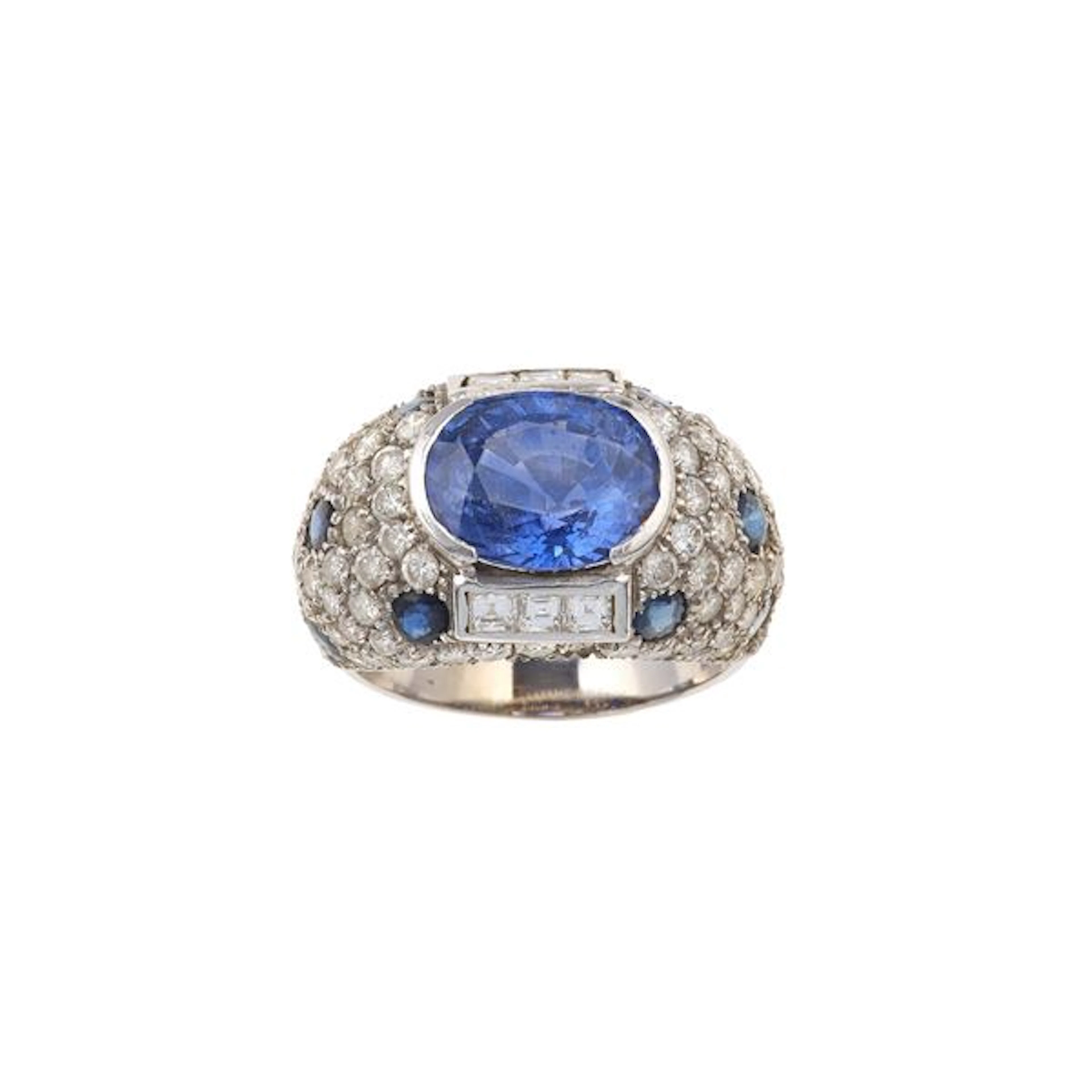 Heated sapphire, diamond and gold ring