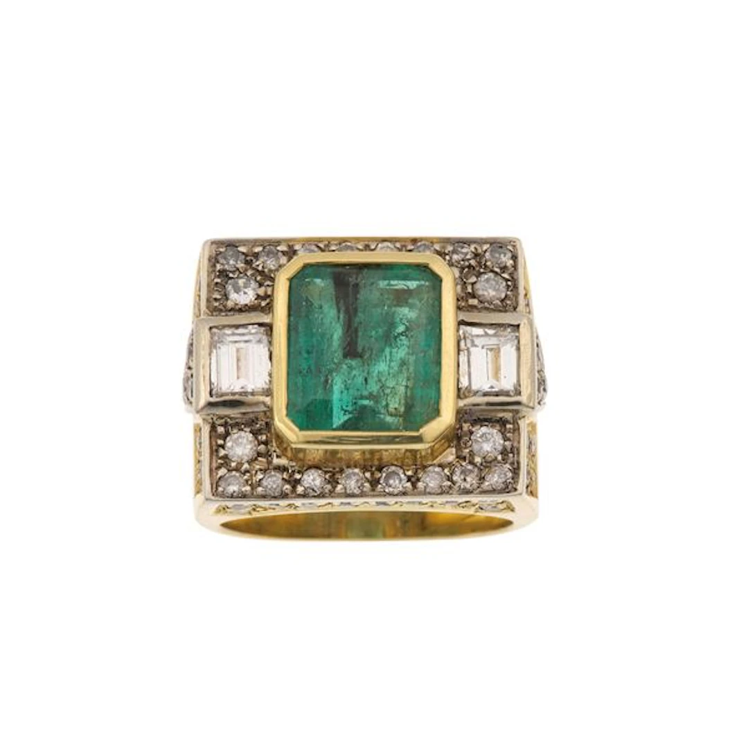 Emerald, diamond and gold ring