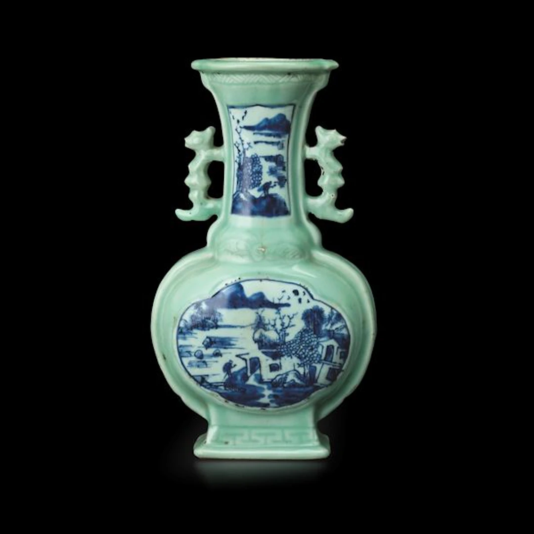 A porcelain vase, China, Qing Dynasty