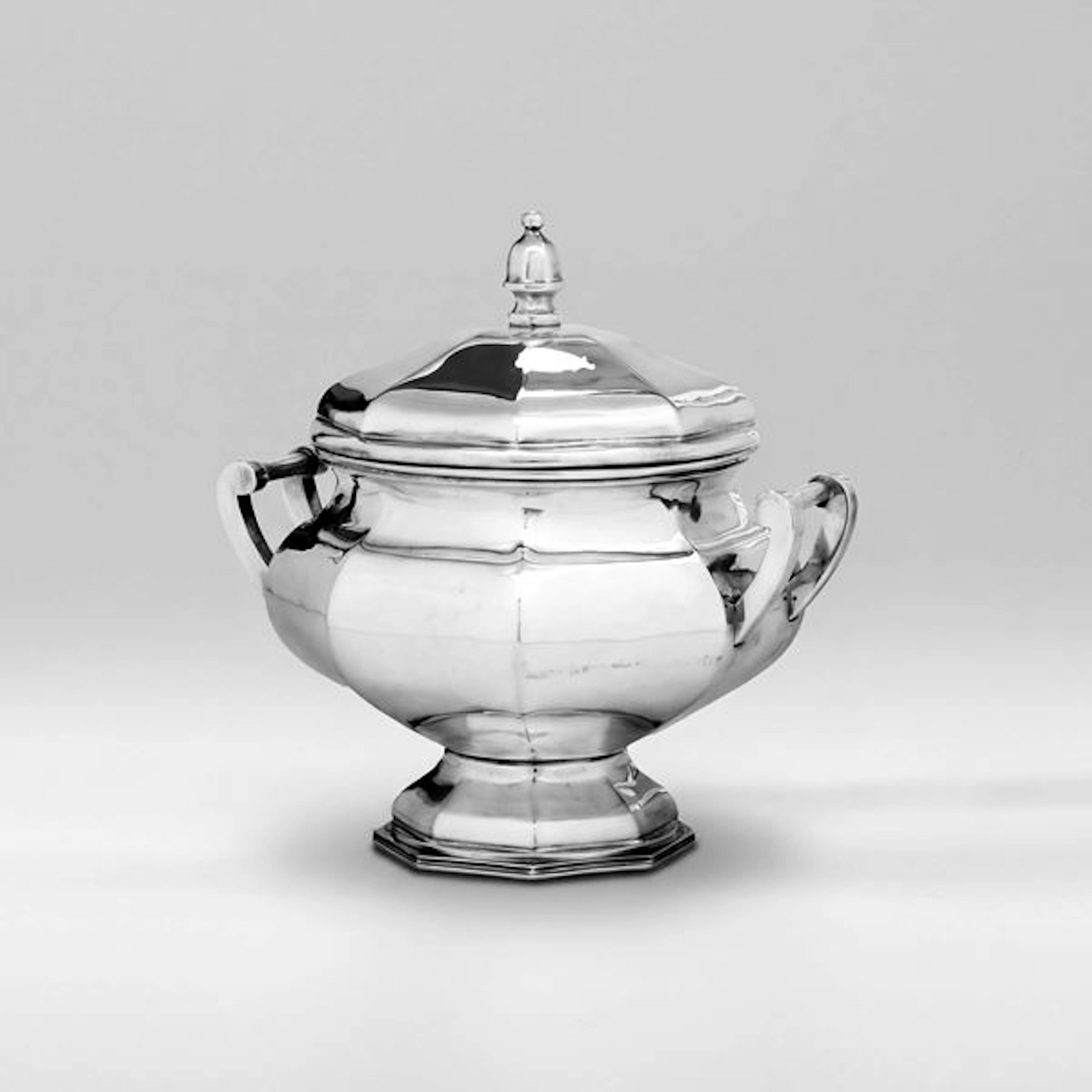 Zuppiera. Argenteria italiana del XX secolo