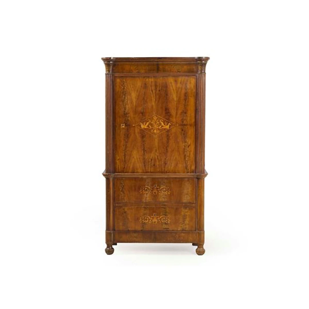 Armadio con cassetti in noce intarsiato in legno chiaro, 1830 ca.