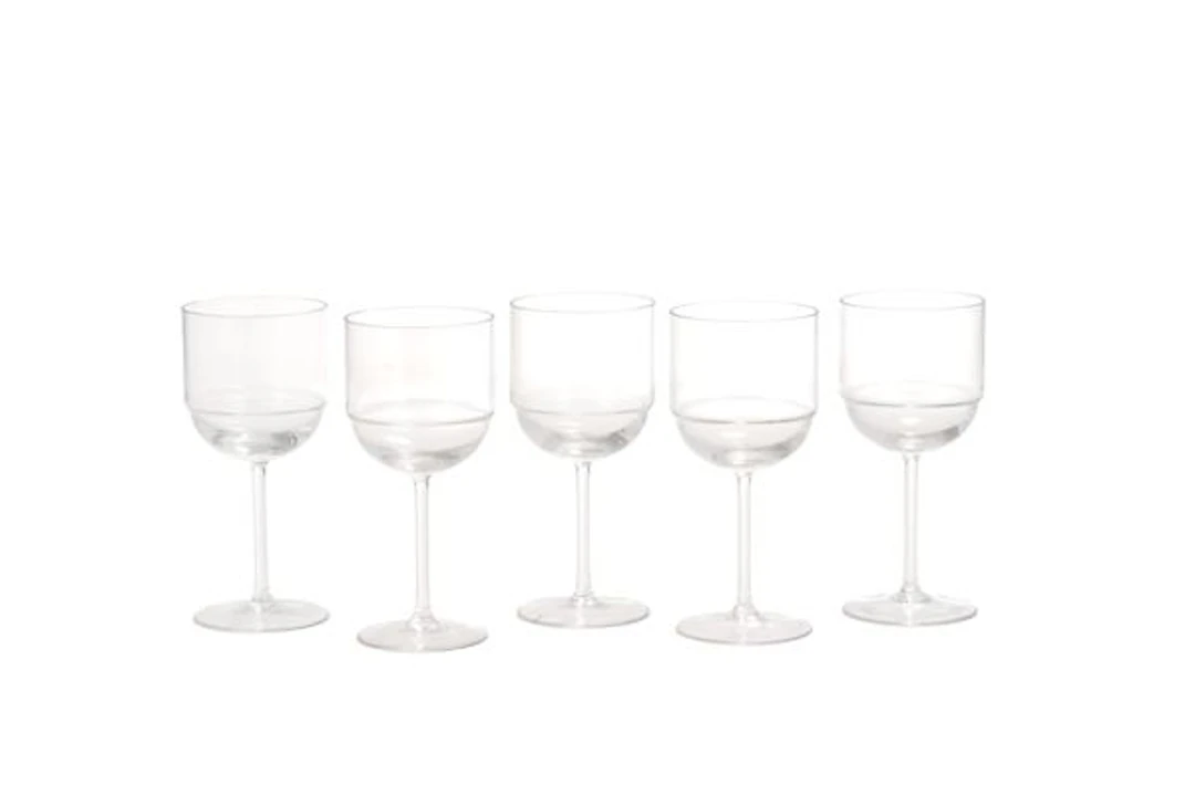 Sei bicchieri da acqua e vino