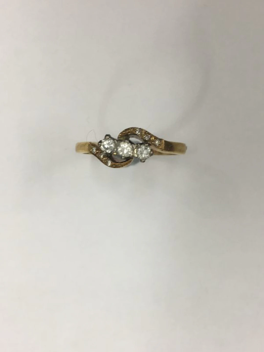 VINTAGE 3 STONE DIAMOND TWIST ENGAGEMENT RING 18CT