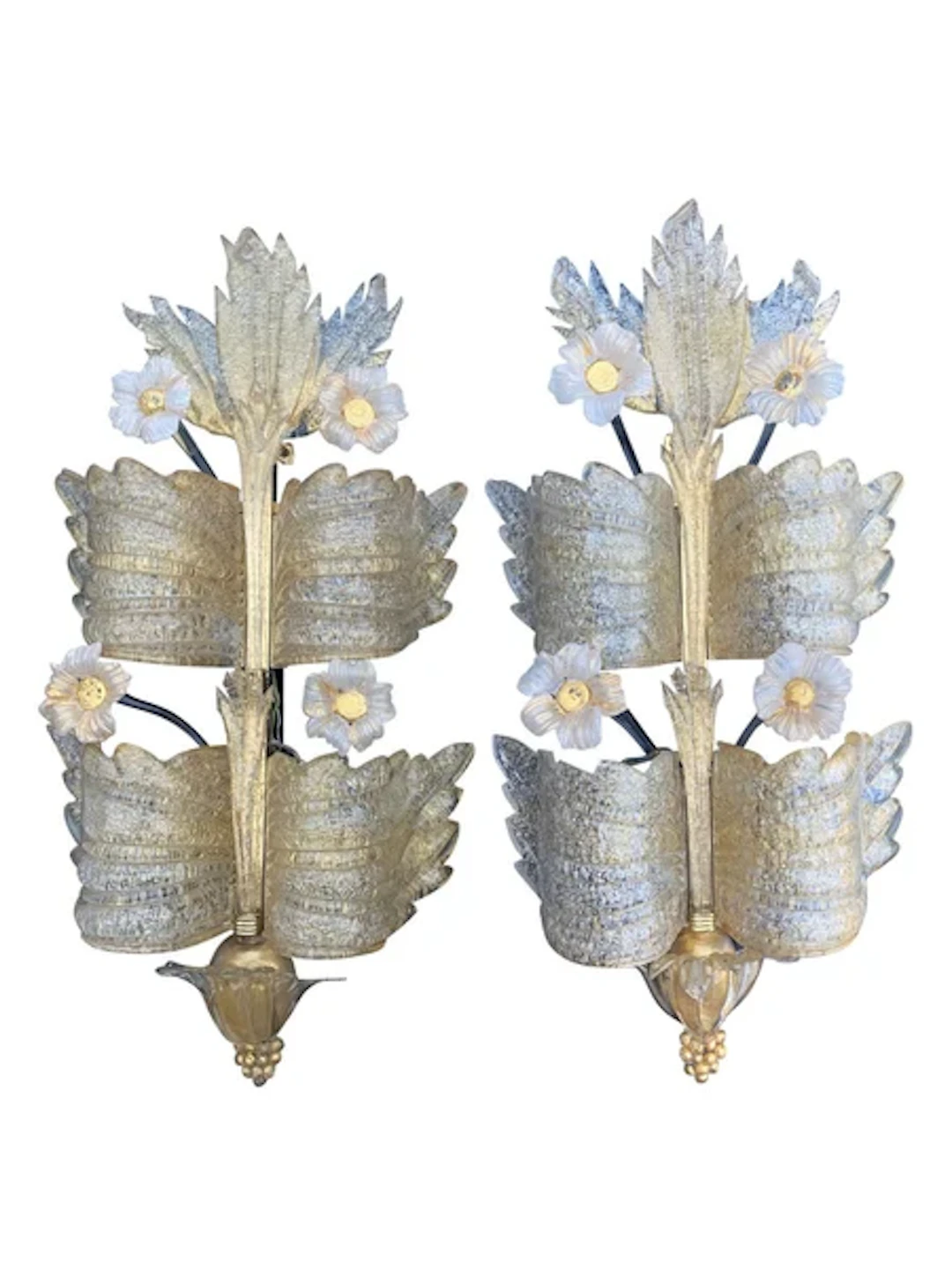 A stunning large pair of 1930s Art Deco Murano glass wall sconces by Seguso