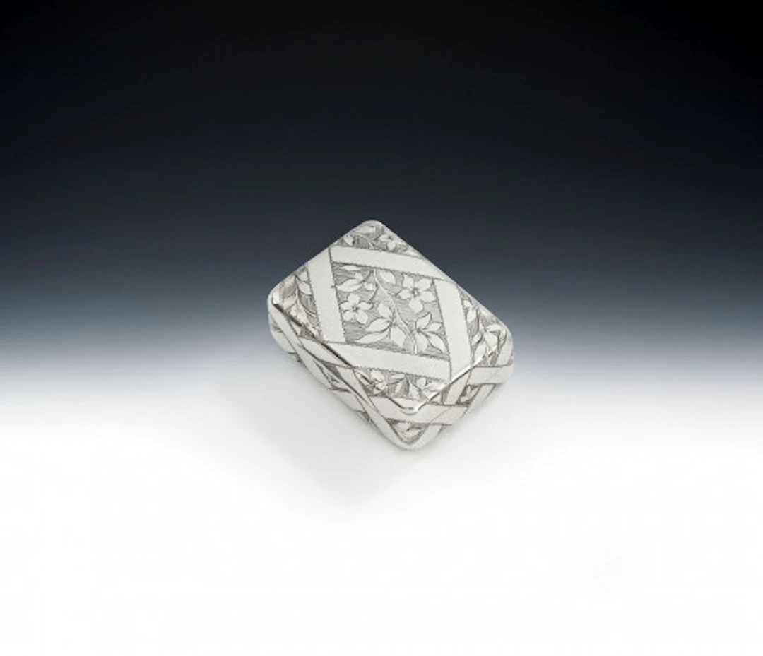 A very unusual & beautiful George III Vinaigrette made in London in