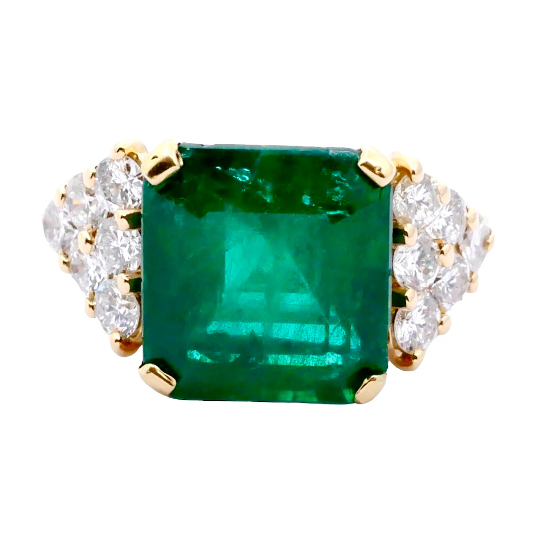 Vintage Emerald and Diamond Gold Ring