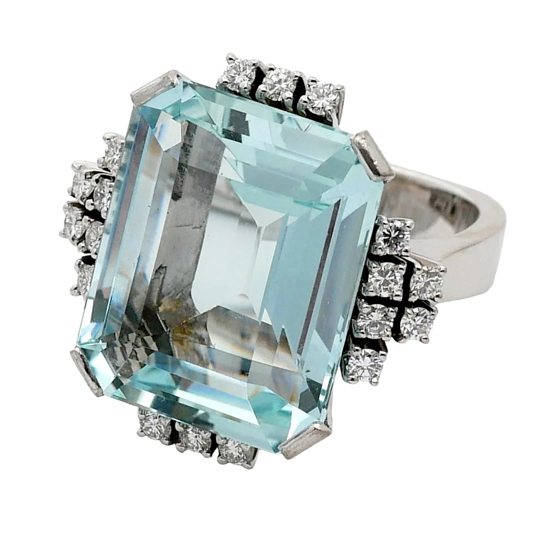 Vintage Aquamarine and Diamond Ring