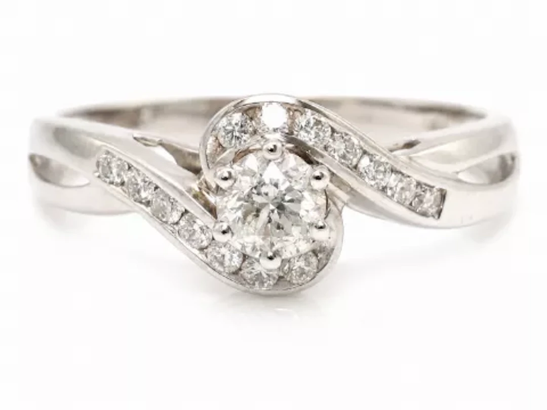 18ct White Gold Single Stone Twist Shoulders Diamond Ring 0.54 Carats