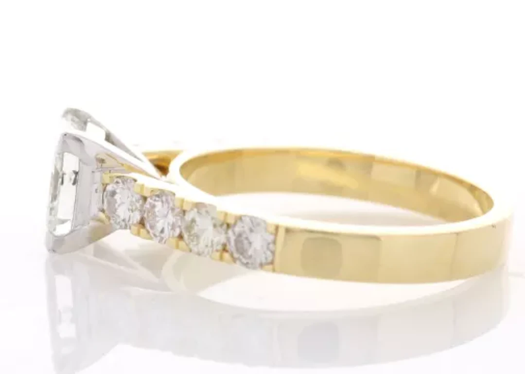 18ct Yellow Gold Single Stone Princess Cut Diamond Ring (1.00) 1.60 Carats