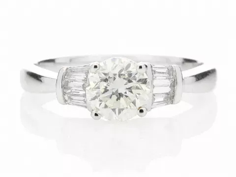 18ctWhite Gold Single Stone With Baguette Set Shoulders Diamond Ring