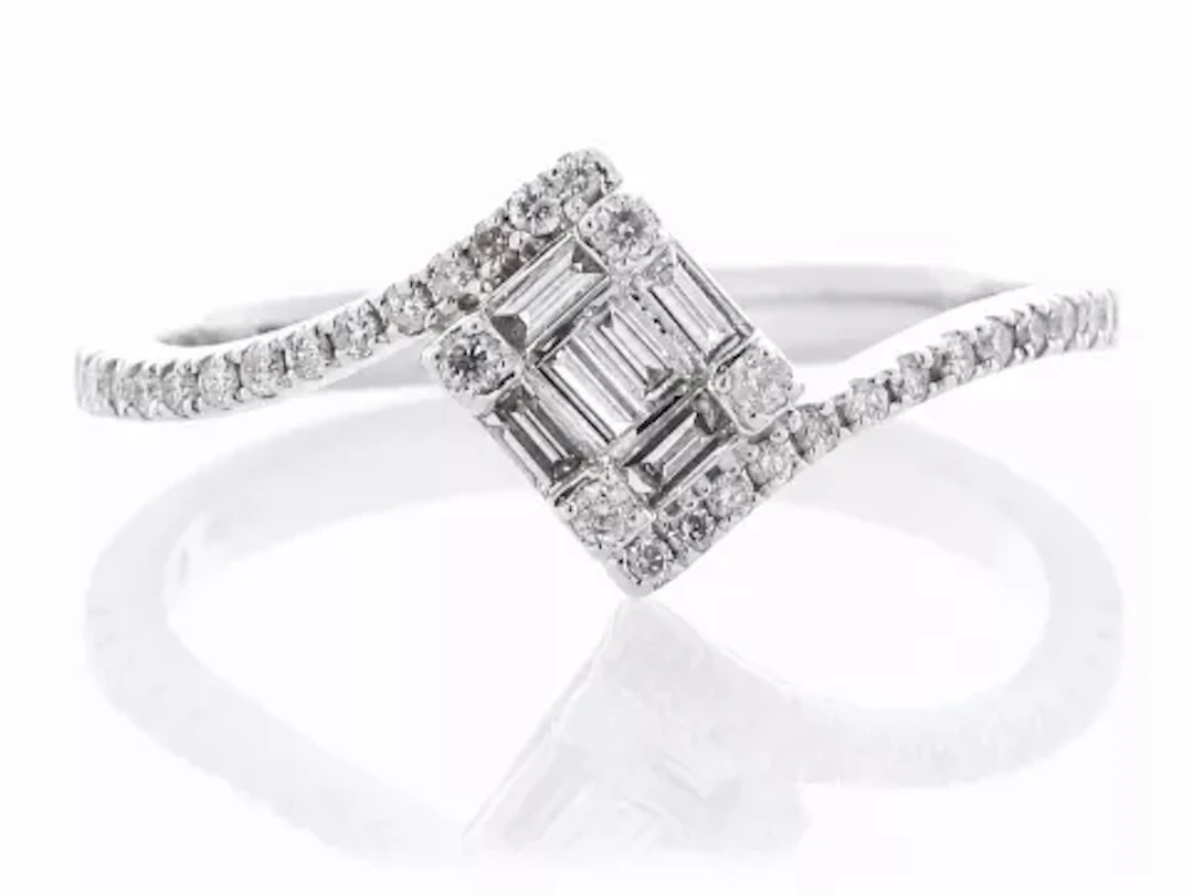 14ct White Gold Twist Top Cluster Diamond Ring 0.30 Carats