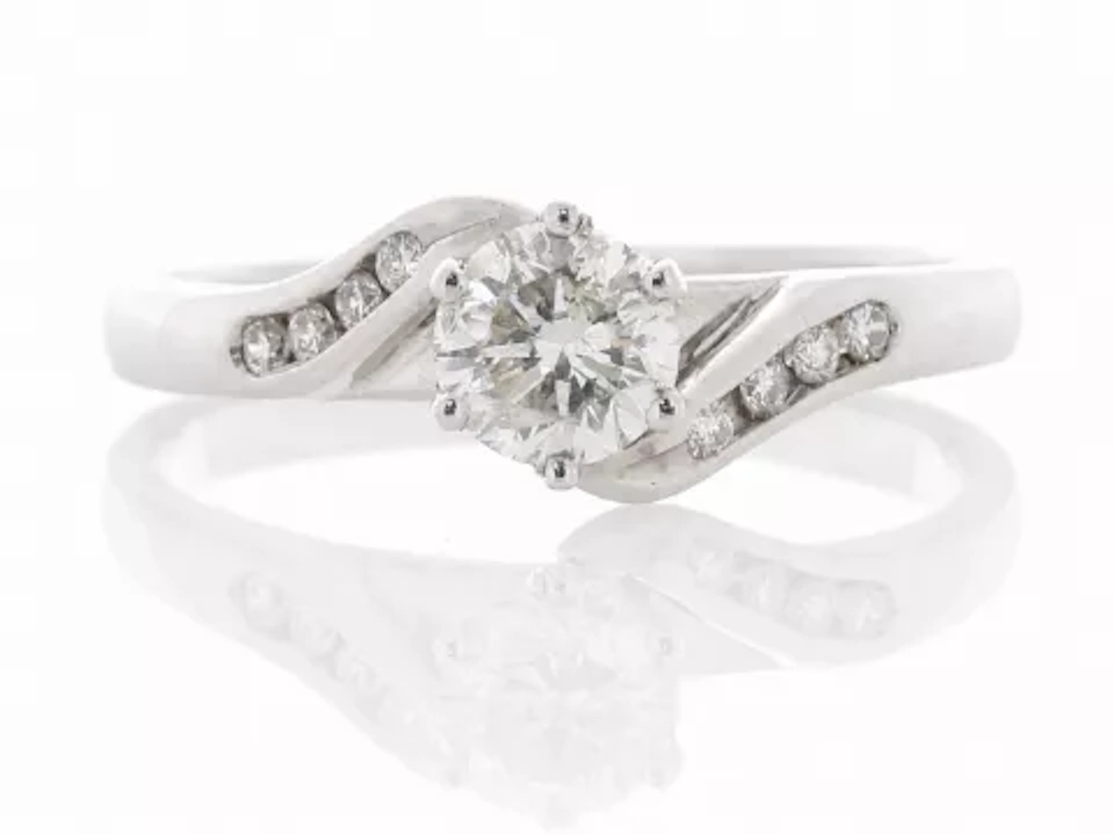 18ct White Gold Single Stone Diamond Ring With Stone Set Shoulders